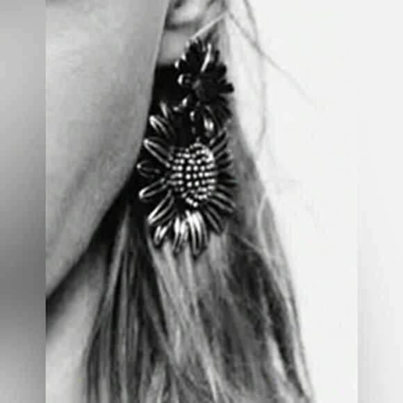 Sunflower earrings #1545 - Picture 2 of 5